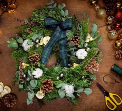 Deluxe Christmas Wreath Making